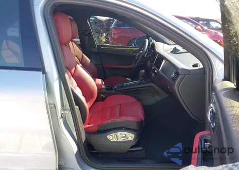 2022 Porsche Macan Gts z USA, uszkodzony, nr VIN WP1AF2A58NLB31920